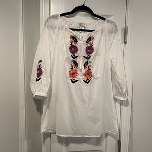 NWOT Gunit Fashions Size S White Floral Embroidered Tassel Tie Peasant Boho Top
